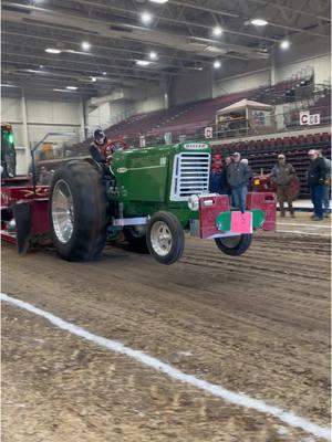 @dodgethis ripping it up at Lebanon Missouri! Sweet looking 880! #fyp #tractors #tractorpulling #tractorlife #letsgrowpulling #antiquetractors #horsepower #tractortok #natpa #allthecubicinches #oliver #olivertractor #6cylinder 