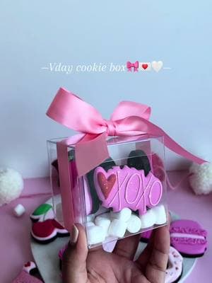 Vday cookie box 🎀💌🤍 clear boxes linked in bio. Pink boxes are from papermart. #ValentinesDay #bakingtiktok #heartcookies #vdaycookies #valentinesdaygift #valentinescookies #tiktokpartner #royalicing 