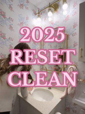 Mini cleaning session🫧🧺 full vlog on my yt🤓 #cleaning #cleanwithme #cleaningtiktok #resetwithme #2025reset #CleanTok #cleaningmyapartment 