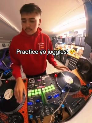 Too clean wit it 👌🧼  🎥: @DJRC3  #djs_lovers #djsoftiktok #fyp #fyppppppppppppppppppppppp #beatjuggle #djpractice #beatsource 