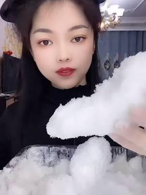 refrozen shaved ice . #1heartice #2heartice #ice #icelover #icelovers #iceeating #iceeatingasmr #iceeatingvideos #fyp #viral #asmr #iceeatingsound #freezerfrost #whiteice #whiteiceeating #softice #softiceeating #shavedice #powderyice #squeakyice 