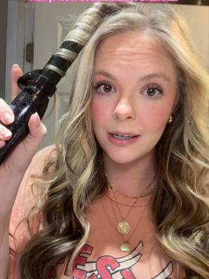 Replying to @Abbi Johnson let me know your deal you get in the comments!!! Such a good deal! #beachwaver #beachwaversale #rotatingcurlingiron #beachwavercurls #beachwavercurlingiron #beachwaverhair #beachwaves #TikTokShop #Beachwavertok #thebeachwaver #promocode #fyp 