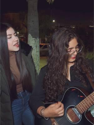 Ojalá que te trate bonito 🤷🏻‍♀️ @eddy #fyp #evelynguerrero #fouryoupage #parati #foryou #music #dolida #viral #cover #guitarra 