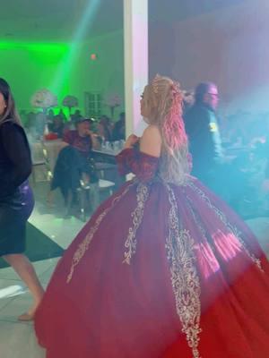 #dvenuereceptionhall #bodasusa #quinceañeracheck #quinceañeras2024♥️ #xvaños #xvargentina #quinceamexico #quinceañerasbelike #mesaquinceañera #patogray #chandlerhighschool #quincepartyideas #weddinggilbeert #goviral 