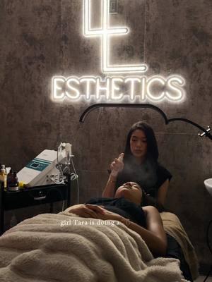 how to have glowing skin all 2025: book dermaplaning facials with @tara le ✨ $70 new client special! #selfcareday #glassskinroutine #houstonsalon #koreanskincare #glassskin #healthyskincare 