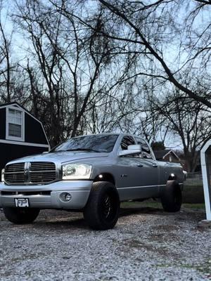 uh huh uh huh🕺🏼#fyp #ram #3g #rocklights #paintmatch #arkonoffroad #godisgood #wides #builtnotbought #fitzgeraldperformance #trucks 