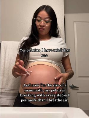 Don’t recommend trying that one 🤰😂 #pregnancytiktok #pregnantbelly #pregnantbellybump #thirdtrimester #thirdtrimesterbelike #31weekspregnant #bellyband #pregnantlife #mamalife #pregnantmama 