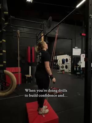 Lowest resistance I’ve gotten to so far but my favorite part about this video is my friend getting excited at the progress🥹 I’ve moved 10 times in the last 10’years and one of the best ways I’ve found some incredible friends is through the gym. #gymgirls #balancedliving #crossfitgirls 