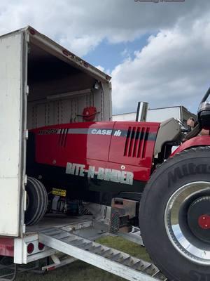 Unloading the “Bite N Binder” Pro Stock Tractor! #Tractorpulling #caseih #horsepower #diesel #turbocharged #Motorsport #tractorpull #turbocharger 