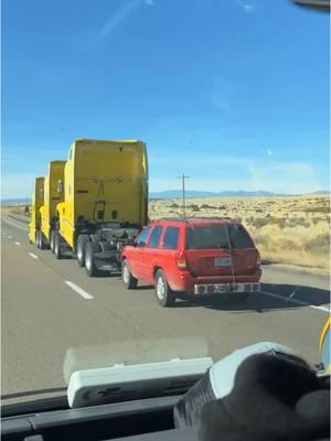 Now that’s piggybacking 🤣🚛 #truckparkingclub #truckparking #trucks #truck #truckertok #trucktok #truckerlife #trucker #trucking #fyp #semitruck #parking #truckersoftiktok #truckdriver #driver #freight #truckparkingshortage #truckshow 