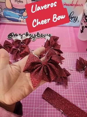 🎀 llaveros para el team HSE 🤸✨️#personalizedgifts #crafty #crafts #foryoupage❤️❤️ #foryou #creativas #houston #crafter #llaveros #paratii #parat #paratiiiiiiiiiiiiiiiiiiiiiiiiiiiiiii 