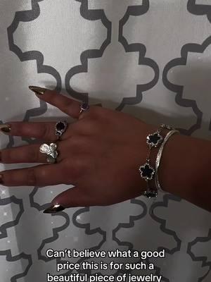 BEAUTIFUL!!! #TikTokShop #CloverBraclet #ViralBraclet #Braclet #Fyp #Viral #TiktokshopViral #LoveThis #TxGirlBtx #Btx💀 #สโลว์สมูท 