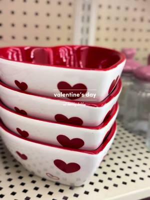 I saw so many cute items, definitely going back 🤭🥰 @Hobby Lobby  #ValentinesDay #valentinesdaygift #hobbylobbyfinds #valentinesdecor #hobbylobbydecor #shopwithme 