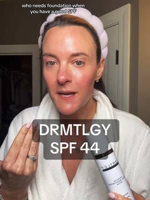 Loving the glow from this Sunscreen! #skincare #skincareroutine #skincaretips #sunscreen #loveyourface #creatorsearchinsights 