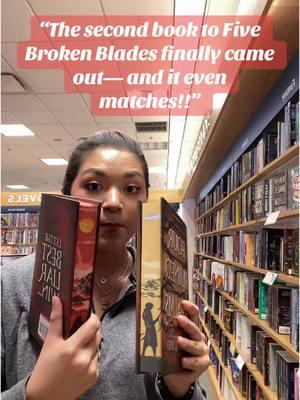 Ate up the first book, devoured the second #fivebrokenblades #fourruinedrealms #maicorland #fantasybooktok #fantasybooks #romantasy #sprayededges #barnesandnoble #BookTok #dystopian #fyp #collectoredition #relatable 