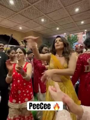 Throwback to Priyanka Chopra dancing like a true Baraati! #PriyankaChopra #PriyankaChopraJonas #NickJonas #Pinkvilla