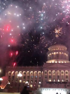 Random firework show tonight at the capitol 😳🎆  #utahcapitol #utah #slcutah #fireworkshow #utahvloggers #capitolbuilding 