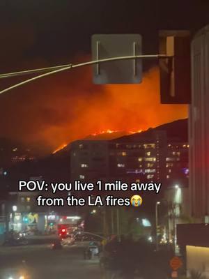 Please pray for me😭🙏💔 #LAFire #evacuating #Hollywood