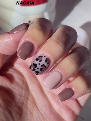 Dive into the simplest  leopard print ✨💅 grab your catty color combo to achieve home salon nails instantly 🙋‍♀️💕#cutenails #softnails #nudenails #thenagaia #nagaiadipkit #nagaiadippingpowder #dipnailstutorial #animalnails #leopardprint #nailsartvideos #nailsoftiktok #dippowdernails #fyp 