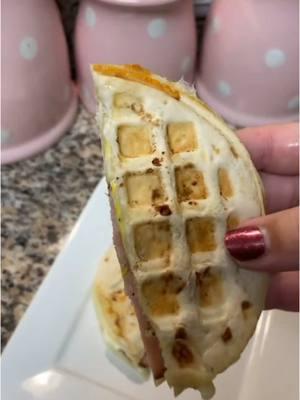 Mini Breakfast Quesadilla🫓         #breakfast #breakfastquesadilla #quesadilla #quesadillas #mini #miniwafflemaker #wafflemaker #Recipe #EasyRecipe #breakfast #breakfastideas #fyp #foryou #wafflemakerrecipes #miniature 