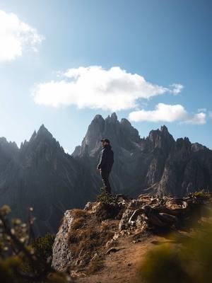 Cloud surfing with my drone in Italy 🏔️ #fpvdrone #dronepilot #dolomites 