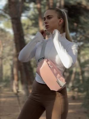 Are you looking for a daily-use bag that's perfect for students？👜 From late-night study sessions to after-class hangouts, the Inateck X Sling Bag in pink has your back. From：@parv_stylee #inateck #inateckx #slingbag #dailybag #packwithme #sportbag #stylish 