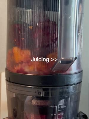 So many benefits in juicing cleansing 💓 1. Gut health  2. Anti-inflammatory  3. Digestion . . . #juicefast #juicecleanse #juicedetox #coldpressedjuice #healthyliving #juicing 