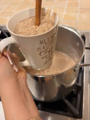 Un arroz con leche para este frio #delicious #arrozconleche #easydessert #cinnamon #latenightsnack #postresfaciles #postres #ricepudding #mexicandessert #lechera #vanilla #milk #mexicandessert #mexicantiktok #winter #yummy #yummyfood #arroz #snack #fypシ #mexicanfood #andmorecinnamon 