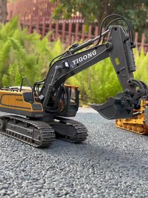 #excavator #excavation #excavationlife #remotecontrolexcavator #miniexcavator #rcexcavator #bulldozer #construction #remotecontrol #rccar#tiktokshopholidayhaul#rccars#excavatortoys#excavatortoy#remotecontrolcar#remotecontroltoy