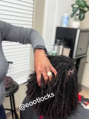 #fyp #rootlocksconsultant #dreadslocks #locdcommunity #caloriedeficit #interlocking #BlackTikTok #microlocks #natural #dreadslocks #fyp 