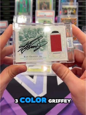 Who has a better auto then the Kid, Mr Ken Griffey Jr?  #sportscard #sportscardscollector #sportscardsinvesting #sportstiktok #whodoyoucollect  #auto #NBA #cardbreaks #livebreaks #football #nfl #rookie #paniniamerica #basketball #footballcards #basketballcards #baseball #MLB #baseballcards #tradingcards #prizm #fanatics #topps 