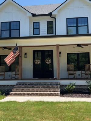 Living a dream💛 #farmhouse #modernfarmhouse #building #homebuilder #farmhousedecor #rusticdecor #interprdesign #floorplan 