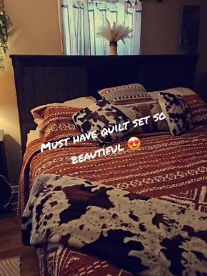 #sponsored #aztecbeddingset #farmhousedecor #bedding #kingsizebed #youneedthis #sopretty #bohobedding #foryoupage #fyp #viral #promote #shopsmall #westernfashion #countrylife #countrygirl 