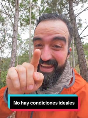 No hay condiciones ideales. Creo que nunca más oportuno este mensaje que hoy: no hay condiciones ideales y probablemente nunca las habrá. Y no, no es un mensaje pesimista, te lo prometo. El fondo de lo que quiero decir va contra el perfeccionismo.  Vivimos anhelando que las cosas sean como imagino o quiero para que entonces crea que pueden suceder. Pero no, la vida no funciona así. Nosotros siempre tendremos algo que podría ser mejor, o que falta o que nos asusta, pero en el momento que nuestro deseo de lograr algo es más fuerte que todas estas distracciones del camino, comenzamos a movernos. Hoy creo que para lo que quieres hace falta entender que la prioridad es tener claro lo que quieres para tu país, para ti, para tu familia y con eso en mente ponte a andar, los obstáculos los irás abordando conforme se vayan presentando. Confía en tu capacidad para resolver, en las herramientas que tienes y has aprendido. Incluso, en esas habilidades que vas a aprender. #Psicologia #estoicisimo #estoico #reflexion 