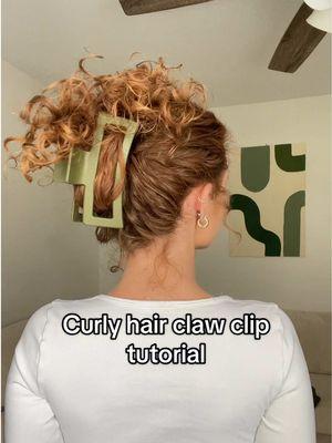 Favorite gym hairstyle for curly hair! #curlyhair #redhair #curlyhairstyles #curlyhairtutorial #curlyhairroutine #clawcliphairstyles #clawcliptutorial 