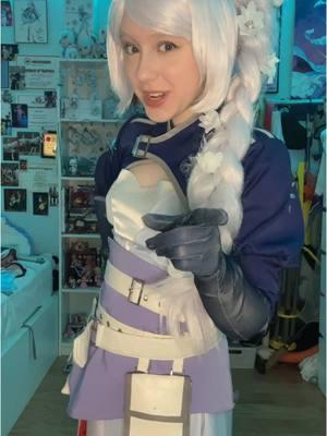 finally got to see wicked last weekkk it was so good #weissschnee #rwby #rwbyvolume1 #weisscosplay #teamrwby #rwbyvolume9 