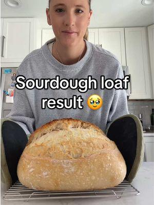 The feeling of baking a perfect loaf of sourdough 🥹🥰🙃 #sourdoughresults #perfectsourdough #sourdoughbakingforbeginners #easysourdoughbread #beginnersourdough #homemadebread #homemadesourdough #diybread