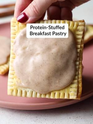 These Protein-Stuffed Breakfast Pastries are cin-fully delicious & packed with #muscle fuel thanks to @BSN Supplements Syntha-6. 🤤 Get baking with this how-to from @Food with Feeling. ⏲️ #Recipe #breakfast #breakfastrecipe #breakfastpastry #protein #proteinpowder