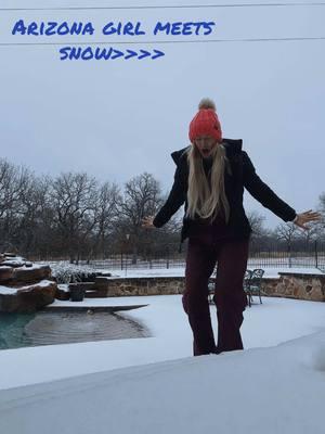 What in tarnation is this!! #fyppppppppppppppppppppppp #texas #blondee #rodeolife #onthisday #rodeotok #fypシ゚viral🖤tiktok☆♡ #fypシ゚viral #snow #snowingintexas 