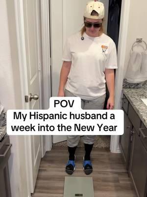 Let’s just say it’s going good😂 #fypシ #fypシ゚viral #elsalvador🇸🇻 #chele #gringa #comedy #skit #skirts #hispanic #hispanicmemes #newyears #comedyskit #comedian 