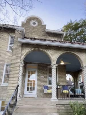 It’s Throwback Thursday! Who remembers when I first posted this video about this house’s mysterious “Caledonian” brick?  —— #BestAddress #brickwork #mysterious #bricks #houseconstruction #oldhomes #columns #scottland #calendonia 