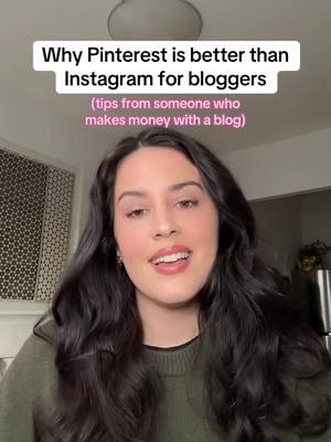 Why Pinterest is better than Instagram for bloggers (if you want to monetize your blog). 🔗FREE 7-day blogging crash course linked in my profile. #pinterestmarketing #learnontikok #malenapermentier #howtostartablog #instagramtips 