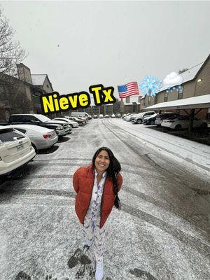 La bebita está feliz mami 💕💝😭 #nievesdeenero #nieve  . . . . #latinosenusa🇺🇸 #venezolanosentexas #latinosentexas #hispano #hispanosenusa #venezolanosenusa #colombianosenelexterior #colombovenezolana🇨🇴🇻🇪 #dallastexas #venezolanosendallas #movilidadseguracolombia #houstontexas 