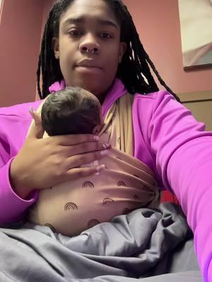 Mommies it’s worth the money to have both hands . This is not sponsored, I just love the wraps . Mine it @keababies and it’s so handy I have two  . . . . . #locnation #fypシ  #ladylovelocs #viral #explore #redlocs #explorepage #loclivin #loclovin #locbun #lovinloc #carsales #fyp  #trending #octoberbaby  #momtok 