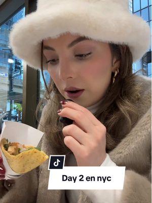 POV: Es el Día 2 en NYC y estás comiendo los MEJORES tacos de tu vida 😍🌮 ¡Hablemos de tacos! #AventurasFoodie #ComidaNYC #vy 