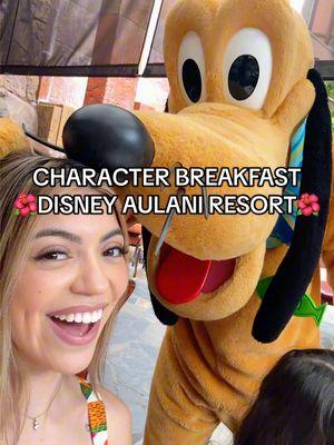 All the characters liked my husbands beard 🧔🏻‍♂️ 🤭😂 This place makes me feel like a kid again #aulani #aulanidisneyresort #disneyaulani #characterbreakfast #disneybreakfast #thingstodoinhawaii @Disney Parks 