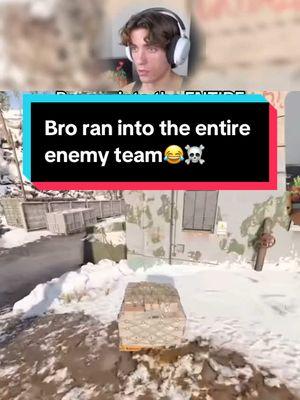 Whole team chased him down😂☠️ #oldtime #prophunt #funnygaming #funnygamingclips 