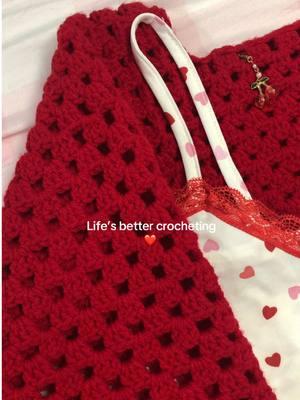 Life’s better crocheting 🧶 #crochet #crochetshrug #crochetbolero #crochetshawl #crochettop #crochetsweater #cutecrochet #cutecrochetcreations #fyp 