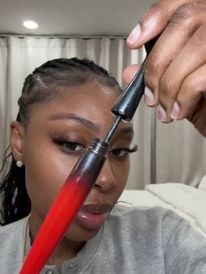 Edge / Cara by @redbykiss | This made doing edges so much  easier   Link in my bio  #edgecara #edges #edgestutorial #redbykiss #4chair #bohobraids #knotlessbraids #braidstyles 