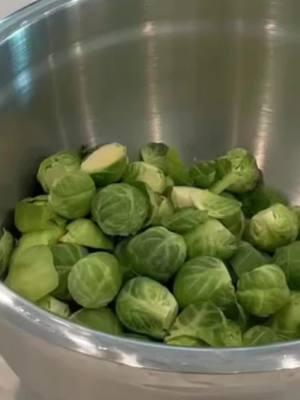 Sweet Chili Brussels Sprouts😋 2 lb Brussel Sprouts, cut in half 3/4 Cup Coconut Oil 1/2 Cup Sweet Chili Sauce 1/4 Soy Sauce Mix together and pour in single layer onto parchment lined sheet tray. Bake at 400 for 30-45 minutes, depending on how large they are and how crispy you like them. I like them extra crispy!! #brusselssprouts  #brusselssproutslovers #kitchenwithbritt #tiktokfood 